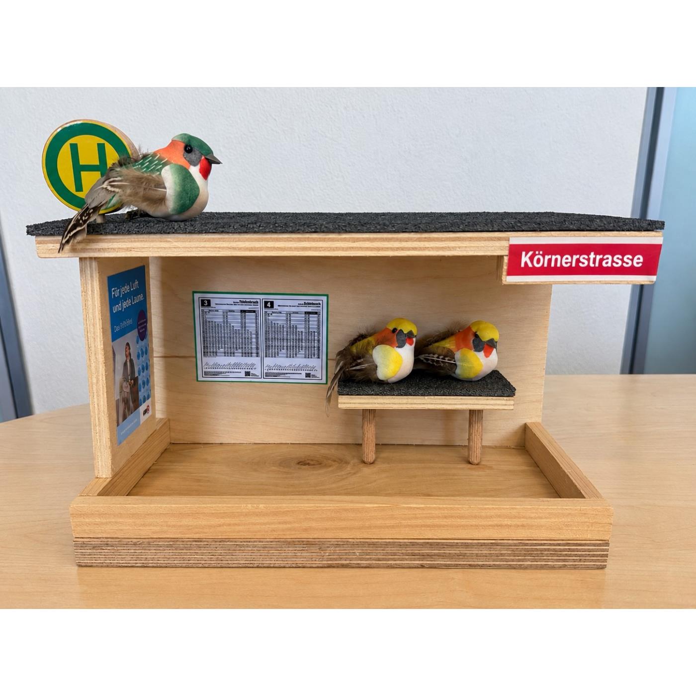 Vogelhäuschen – „Nächster Halt: Zuhause“
